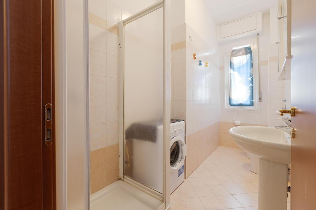Apartment With Balcony - 50 M Far From M1 Pasteur Milano Esterno foto