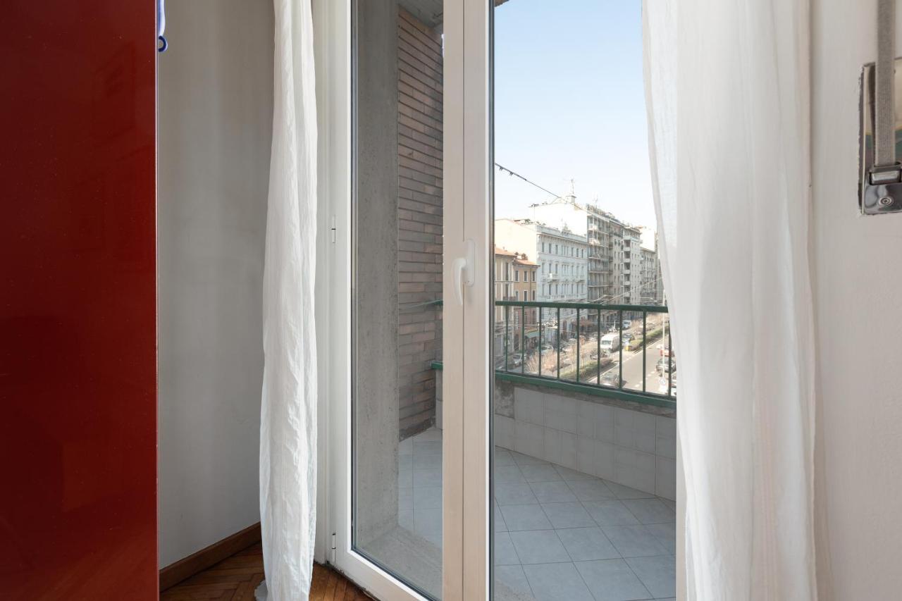 Apartment With Balcony - 50 M Far From M1 Pasteur Milano Esterno foto