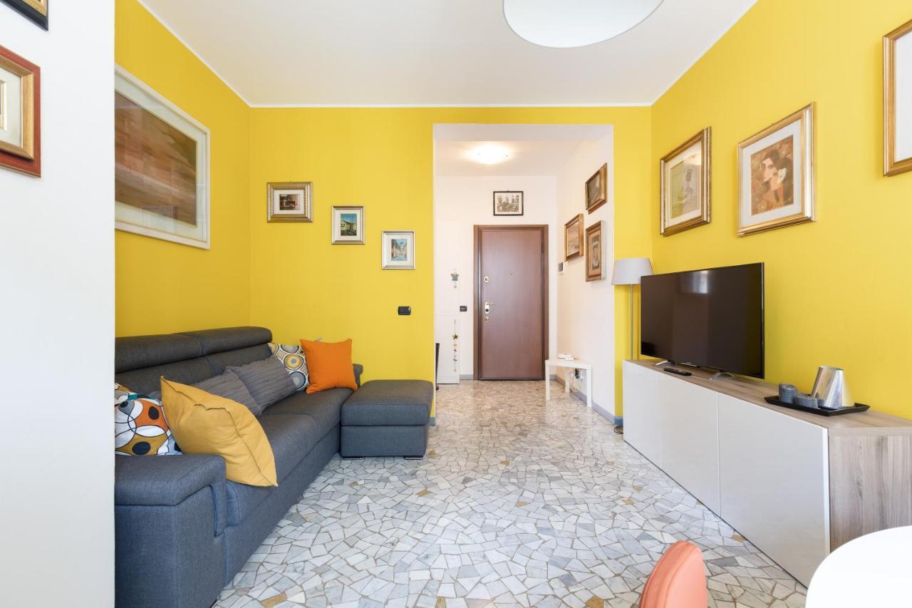 Apartment With Balcony - 50 M Far From M1 Pasteur Milano Esterno foto