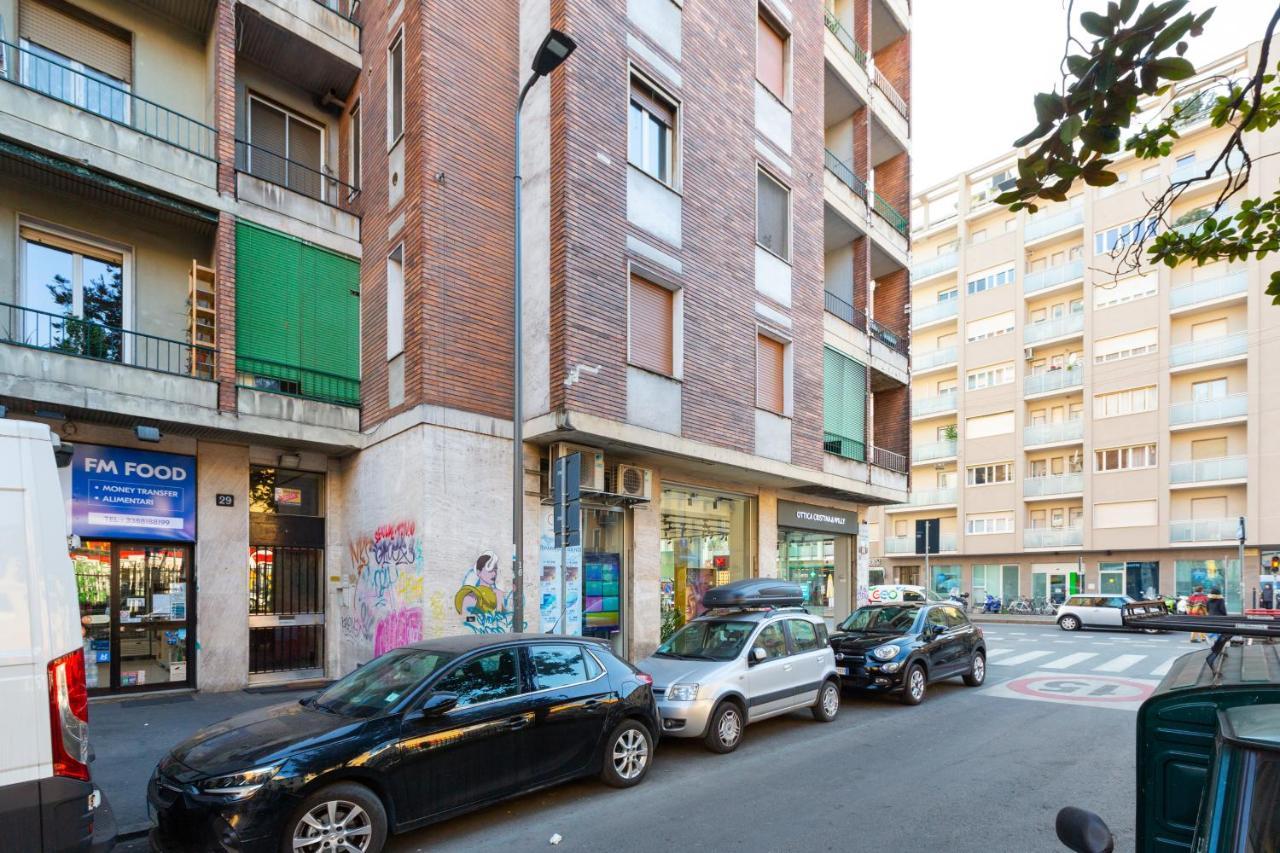 Apartment With Balcony - 50 M Far From M1 Pasteur Milano Esterno foto