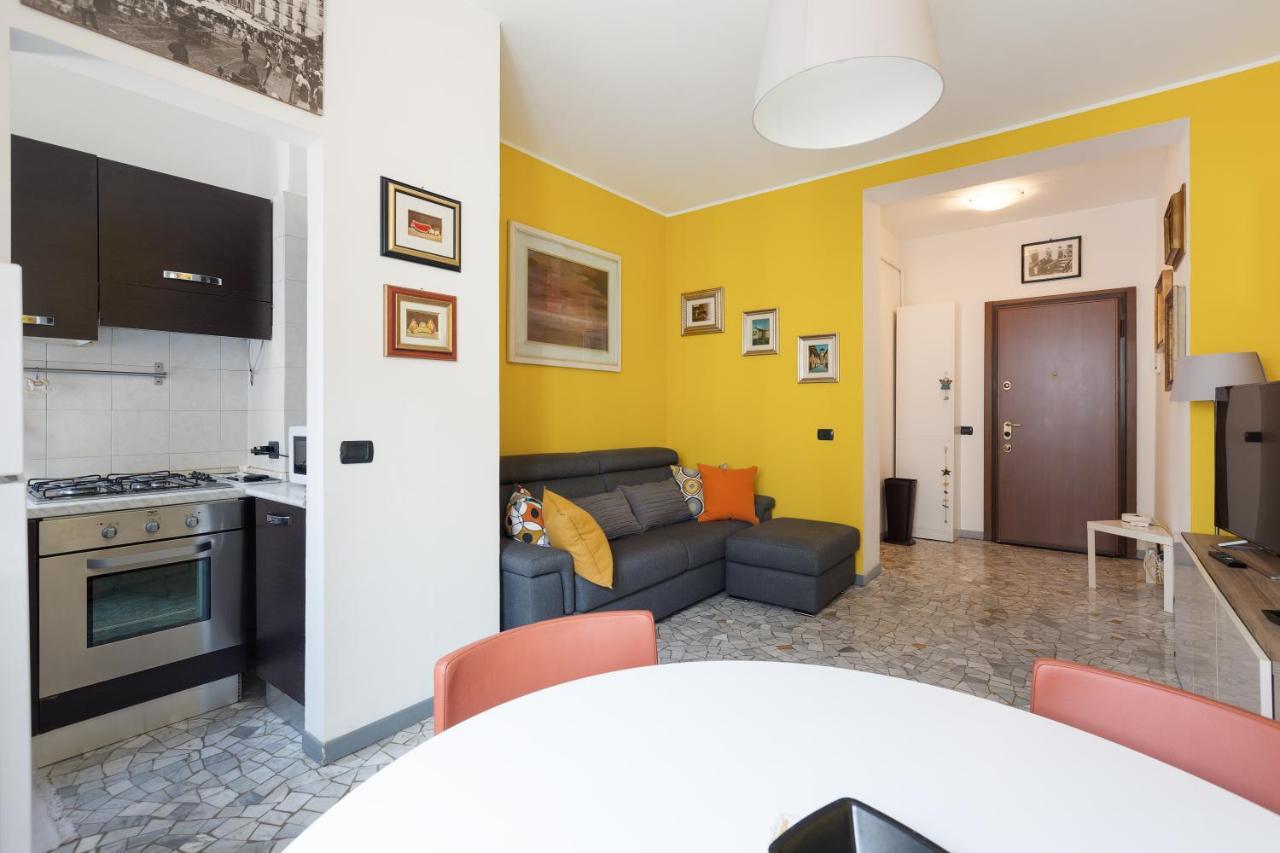 Apartment With Balcony - 50 M Far From M1 Pasteur Milano Esterno foto