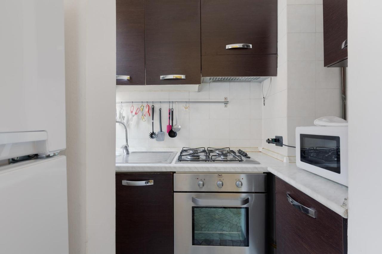 Apartment With Balcony - 50 M Far From M1 Pasteur Milano Esterno foto